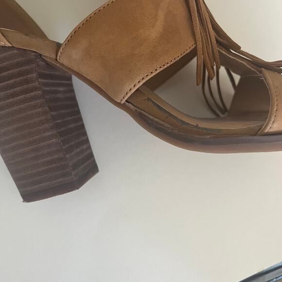 Lucky Brand 'Leesha' Womens 7.5 Fringe Block Heel Tan Nubuck Leather - Picture 7 of 11